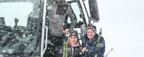 v.l.n.r.: Außendienstmitarbeiter Herbert Schöpf, Biathletin Lisa Osl, Langlauf-Urgestein Franz Laner © MAGDALENA LAIMINGER