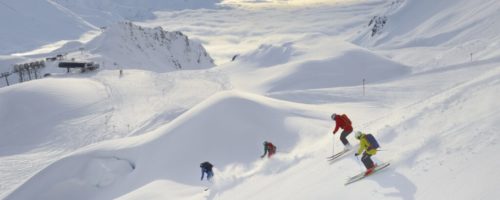 Foto: Wo Freeride-Könner auf 200 Kilometer Gelände „abfahren“ – das österreichische Weltdorf St. Anton am Arlberg und sein Skigebiet starten am 13. Dezember 2021 in die Wintersaison