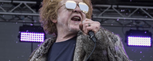 Frontsänger Mick Hucknall von Simply Red begeistert mit einer grandiosen Stimme beim Top of the Mountain Spring Concert am 02. April © TVB Paznaun-Ischgl