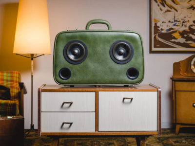 Handgefertigte transportable Lautsprecher aus originalen Vintage-Koffern - Robert Puteanu