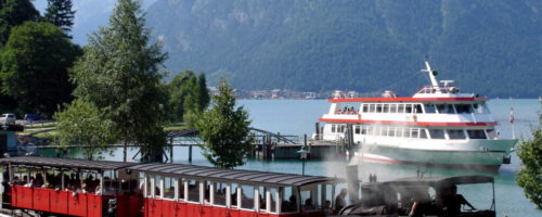 Mit dem Zeitalter der Achensee Dampf-Zahnradbahn und der Achenseeschifffahrt begann der Tourismus am Achensee. © © Achensee Tourismus