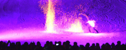 Pyrotechnik-Vorführung bei der Ski-Nightshow im Skizentrum Schlick 2000 im Stubaital. © Schlick 2000