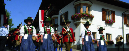 Traditionelle Fronleichnamsprozession in Tirol © Innsbruck Tourismus