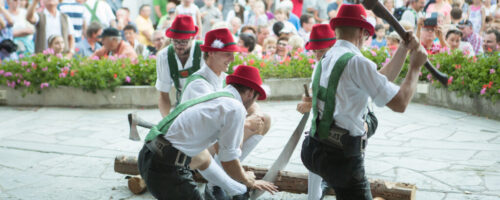 Zahlreiche Veranstaltungen, wie das s´Fest am Brunnen in Fiss machen den Urlaub in den drei Tiroler Bergdörfern Serfaus, Fiss und Ladis zu einem unvergesslichen Erlebnis. © Serfaus-Fiss-Ladis Marketing GmbH, Andreas Kirschner