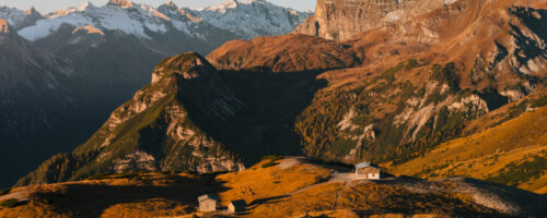 Blick auf die Blaserhütte mit Hammerspitze, Kirchdach und Habicht im Hintergrund © Johannes Bitter – TVB Wipptal