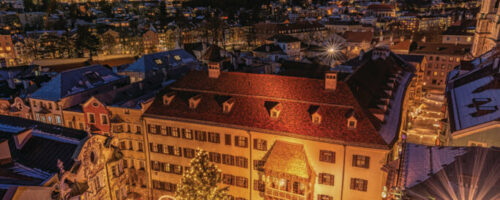 Der Christkindlmarkt in der Innsbrucker Altstadt feiert heuer sein 50-jähriges Jubiläum. © Innsbruck Tourismus/Markus Mair