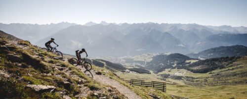 Biken auf dem Jochtrail im Bikeparadies Serfaus-Fiss-Ladis. © Serfaus-Fiss-Ladis Marketing GmbH, Maria Knoll