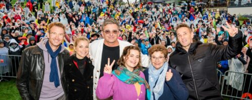 Heiko Ruprecht, Hilde Dalik, Hans Sigl, Ronja Forcher, Monika Baumgartner und Mark Keller beim Bergdoktor Bergfest 2024 in Söll. ©TVB Wilder Kaiser/Sabine Holaubek © TVB Wilder Kaiser/Sabine Holaubek