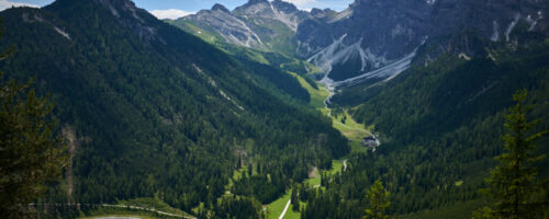 Blick auf den Schlicker Talkessel im Stubaital, in dem der neue Kalkkögeltrail ausgetragen wird. © Christopher Rossiwall