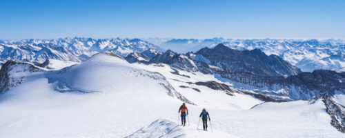 Teilnehmer des alljährlichen Austria Skitourenfestivals in Matrei/Osttirol haben die Möglichkeit, gemeinsam mit professionellen Berg- und Skiführern die schönsten Routen vor Ort zu erkunden, zudem gibt es Tipps und Tricks zur Technik. © german-adventurer