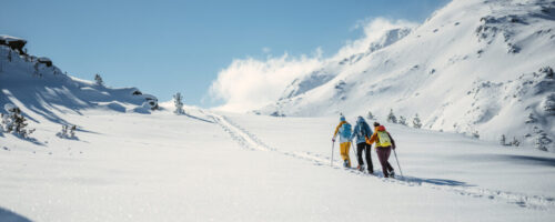 Aussi und dann aui gehts auf die verschneiten Berge in der Region Hall-Wattens © hall-wattens.at