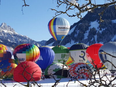 Mit Heißluft über die Alpen: Ballonfestival im Tannheimer Tal