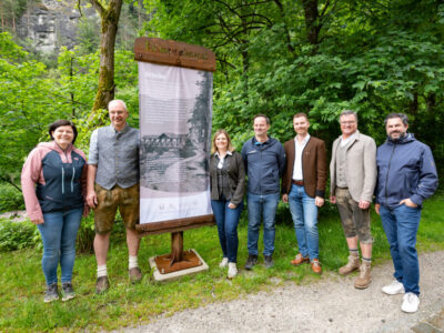 Klammheimliche Begegnung: Positive Stimmung trotz Regenwetter