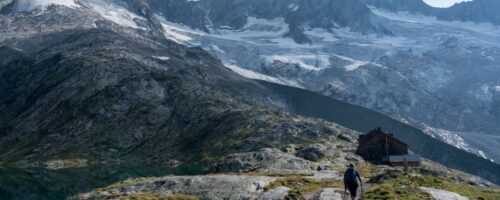 Das Zillertal bietet eine einmalige Naturlandschaft zwischen Gletschern und Fels. Im Bild: die Zittauer Hütte. © Zillertal Tourismus / Bernd Ritschel