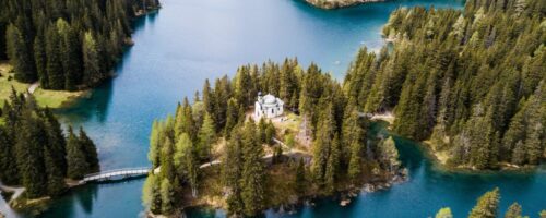 Der smaragdgrüne Obernberger See im Obernbergtal– ein geschütztes Naturjuwel und beliebtes Wanderziel. © TVB Wipptal | Marco Reimair
